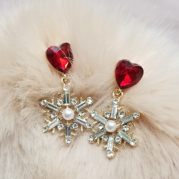 BohemianMermaid Jewelry - 🍒NEW🍒 WINTER WONDERLAND DROP EARRINGS